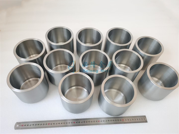 Zirconium crucible